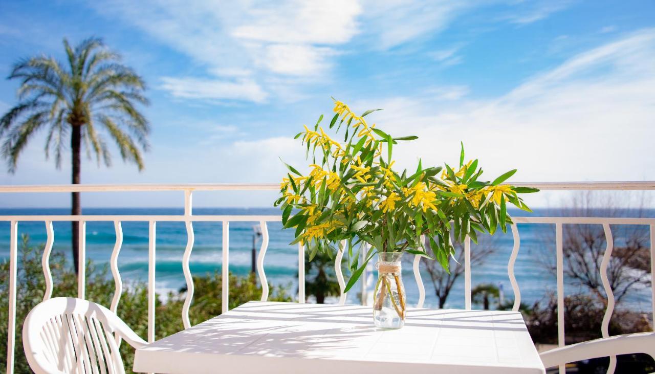 Hotel Et Appartements Reine D'Azur Roquebrune-Cap-Martin Eksteriør bilde