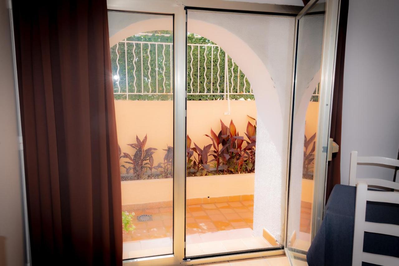 Hotel Et Appartements Reine D'Azur Roquebrune-Cap-Martin Eksteriør bilde