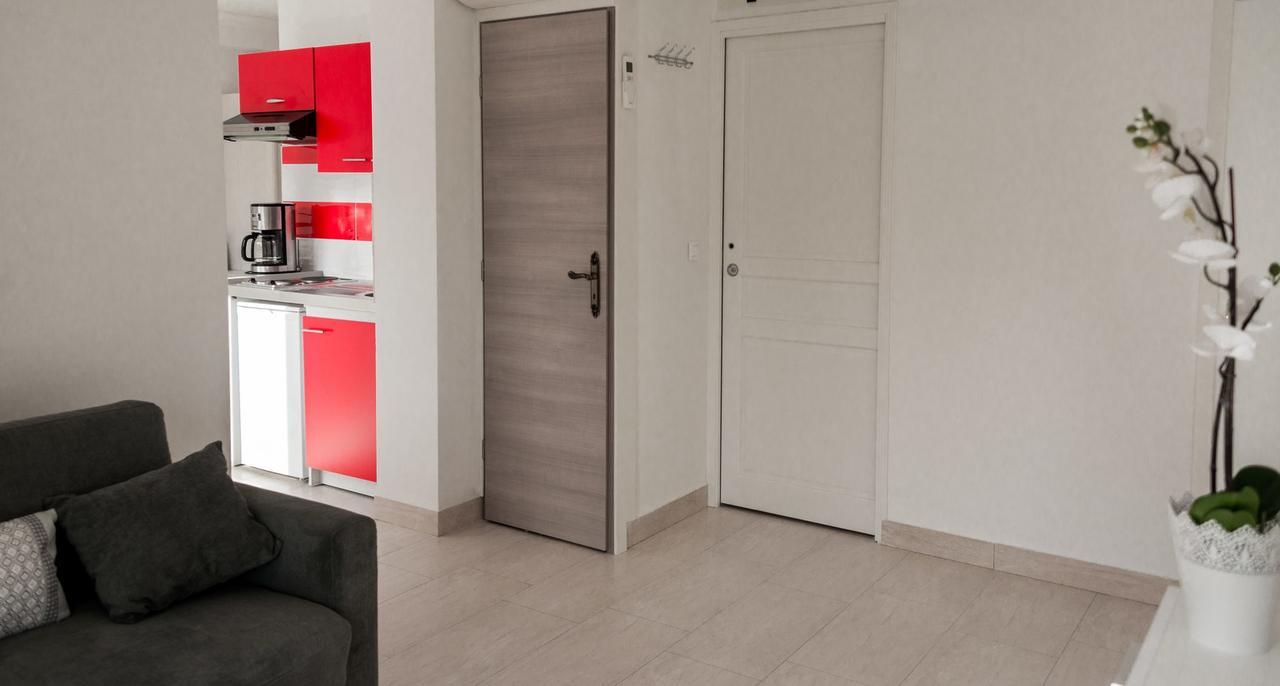 Hotel Et Appartements Reine D'Azur Roquebrune-Cap-Martin Eksteriør bilde